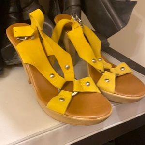 Castelfranco Wood heels.